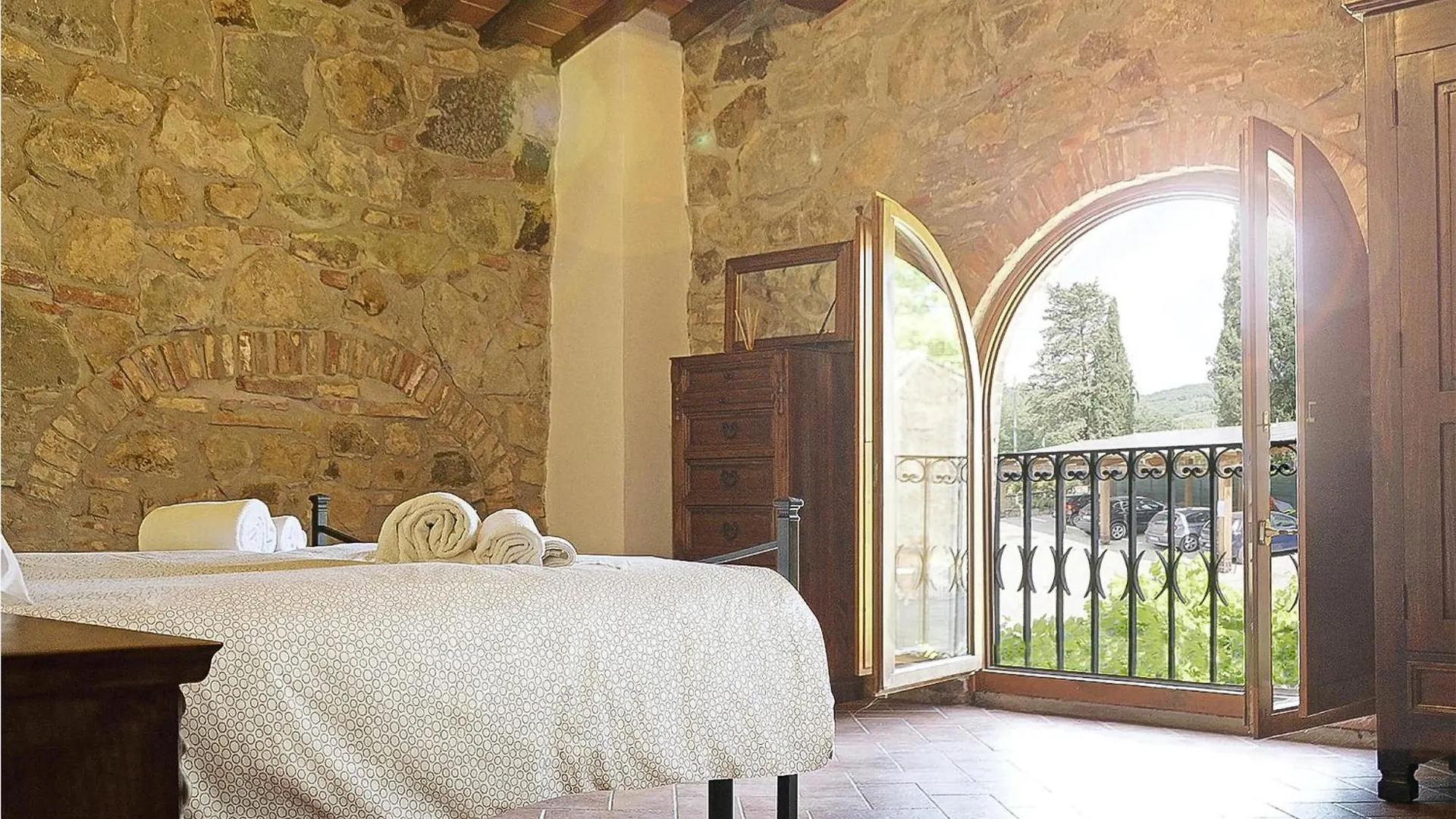 Nice Home In Arezzo With Kitchen